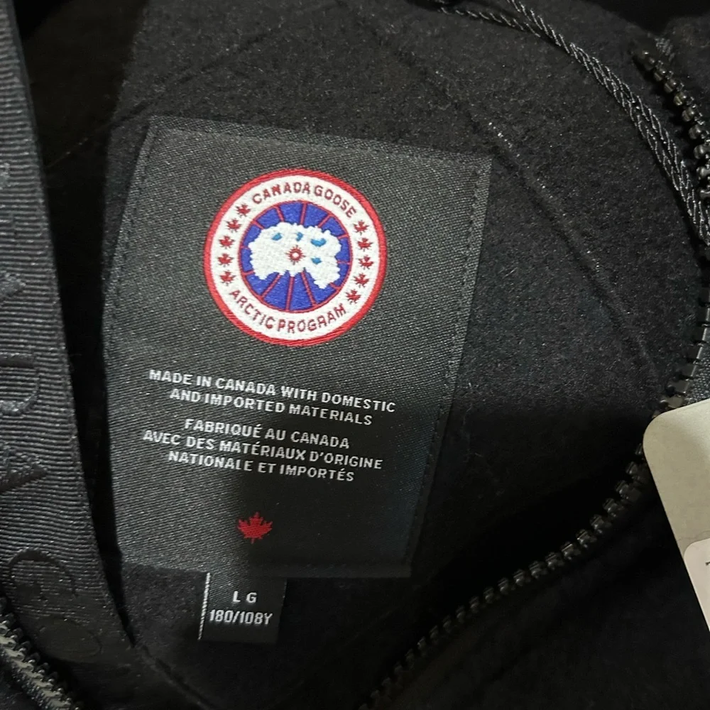 Men's Canada, goose MERSEY black fleece vest logo patch size large